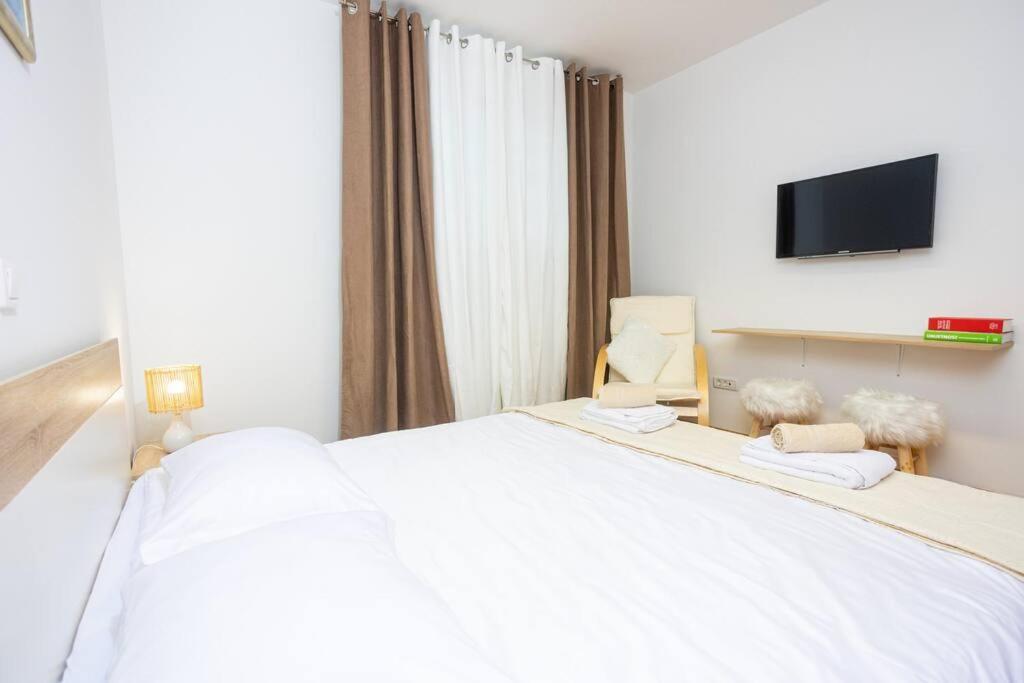 Bella Vista - Cozy Apartments With Easy Check-In And Free Parking Split Exterior foto